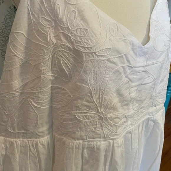 Lane Bryant size 20 white embroidered dress - Picture 3 of 4
